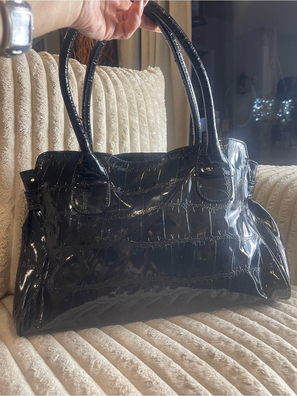 Kathy Van Zeeland Black Patent Shoulder Bag with Silver Hardware - Picture 4 of 8